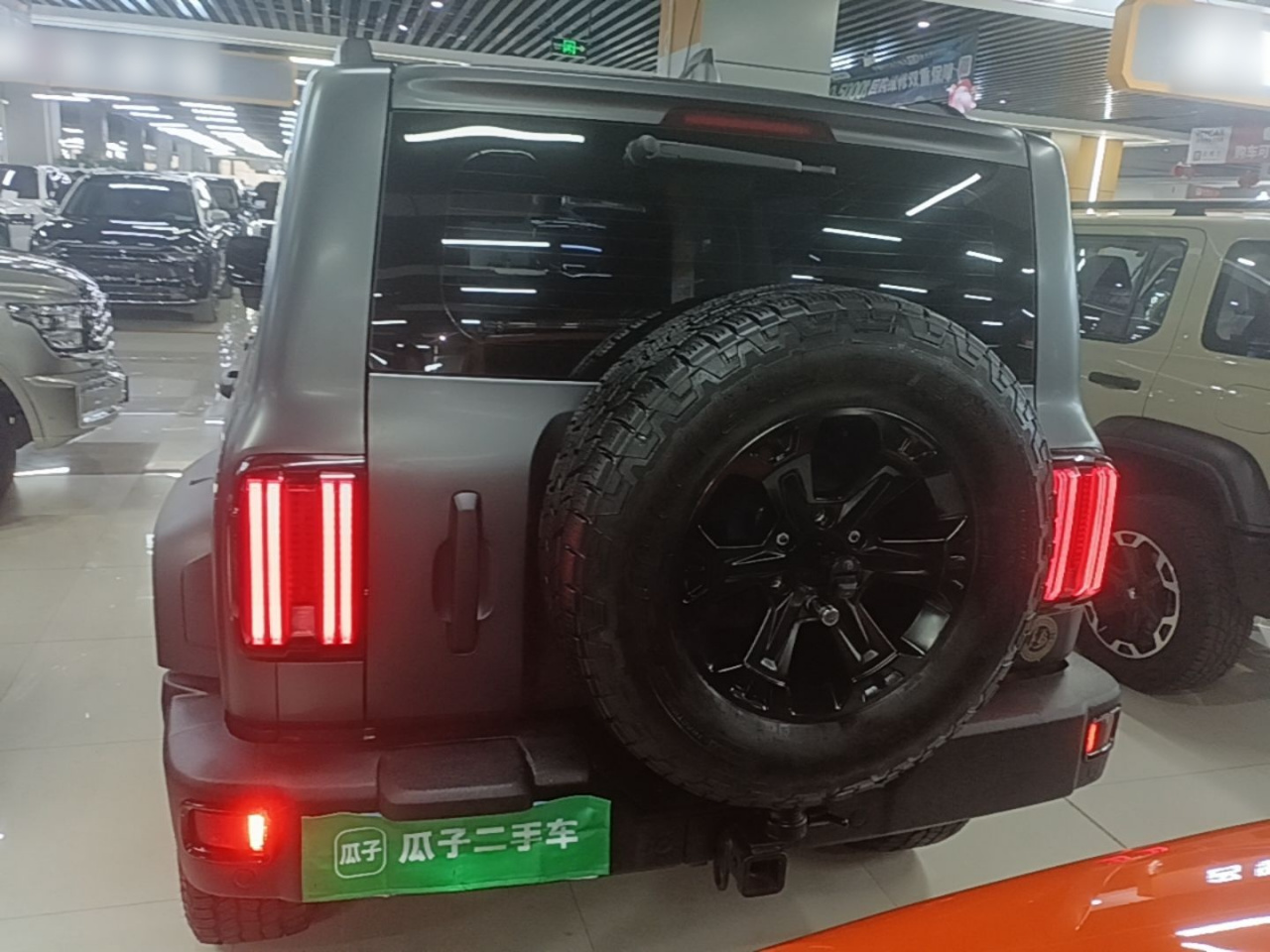 300 2024 330 3.0T V6 photo 3