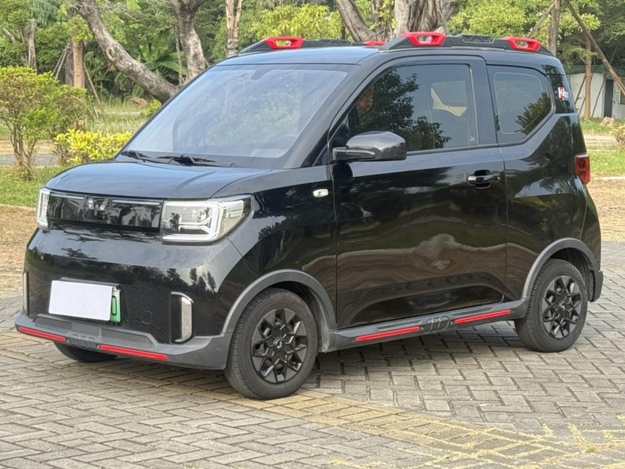Hongguang MINIEV 2022 GAMEBOY 300km LFP