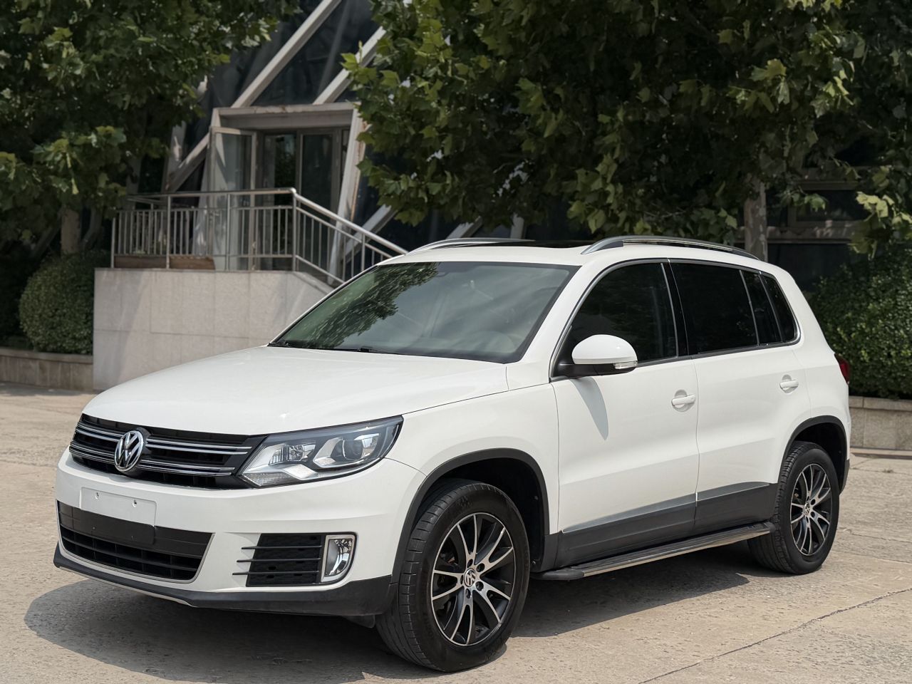 Tiguan 2015 1.8TSI AT RWD Luxury