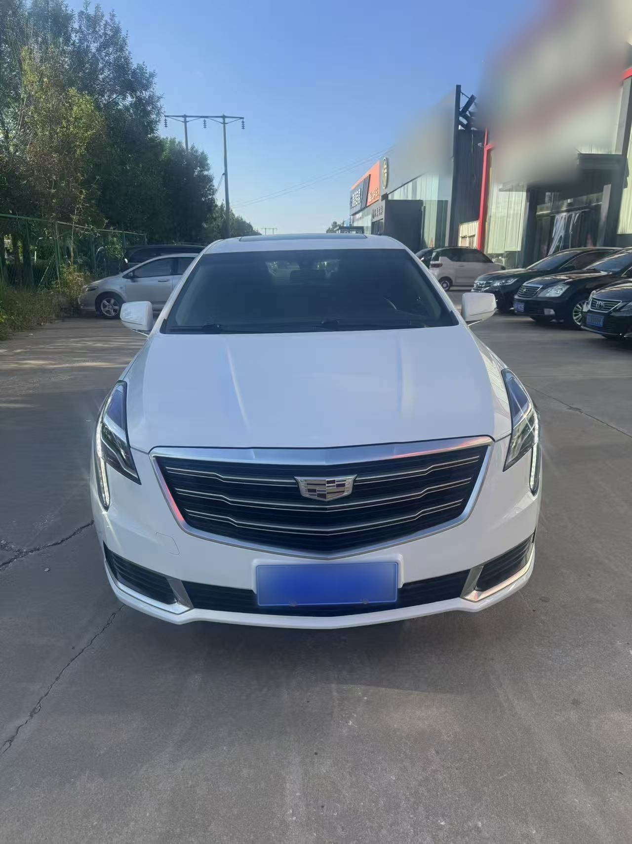XTS 2018 28T Tech photo 3