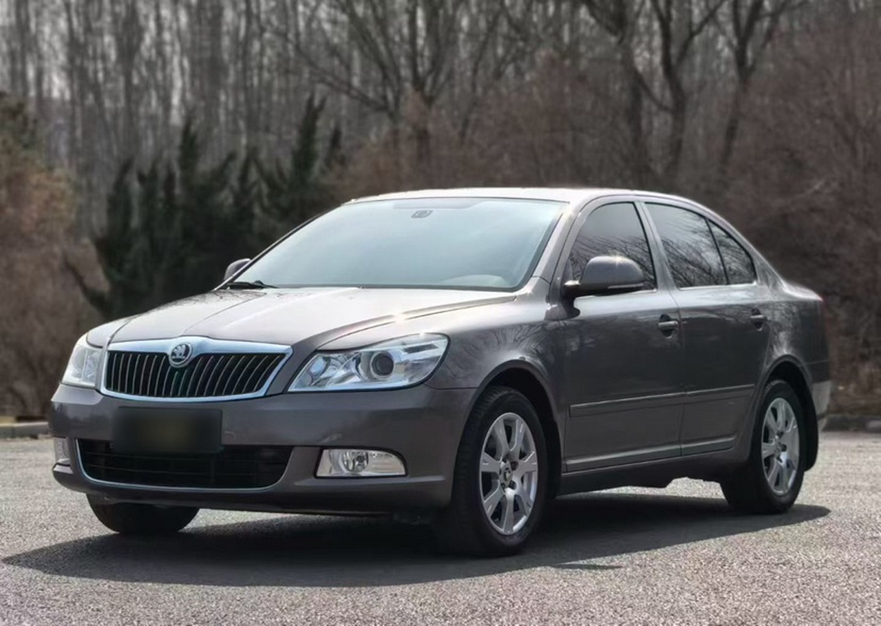 Octavia 2015 Classic 1.6L MT
