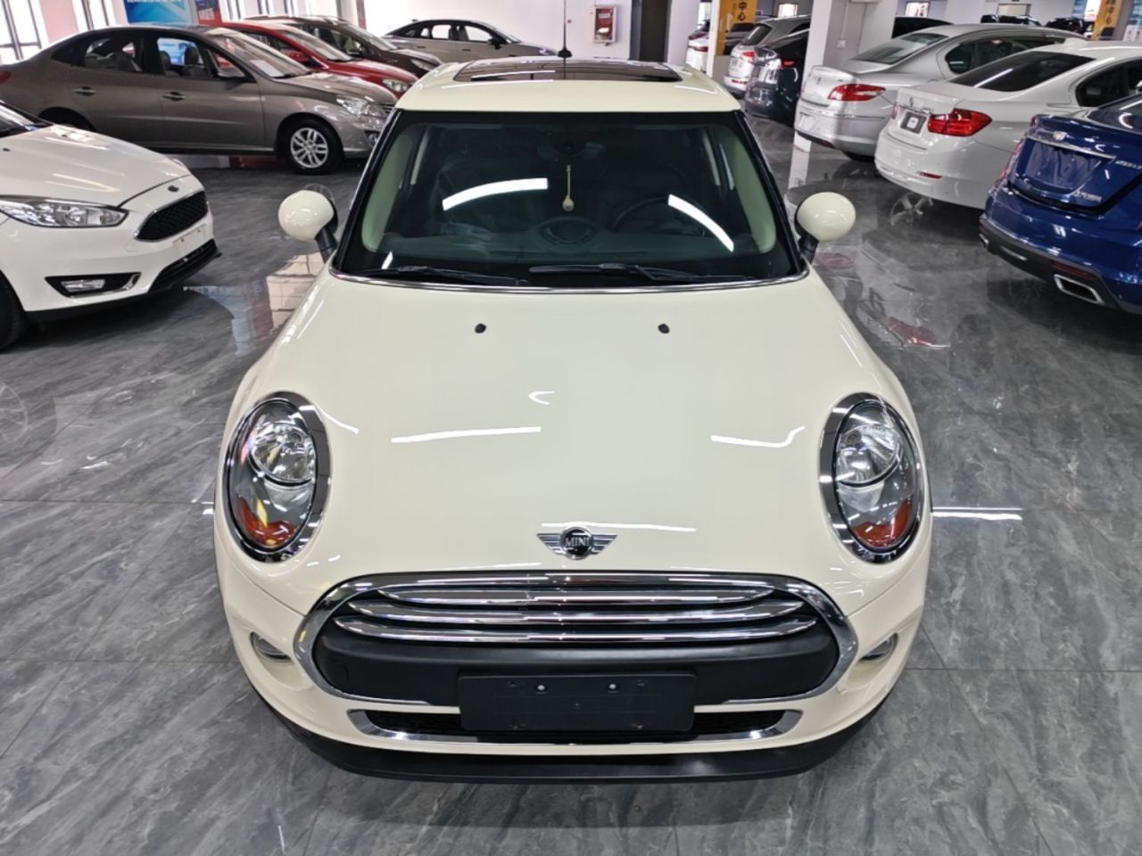 2016 1.2T ONE 5-Door photo 2