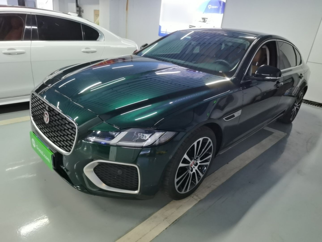 XFL 2024 2.0T P250 RWD Exclusive Luxury