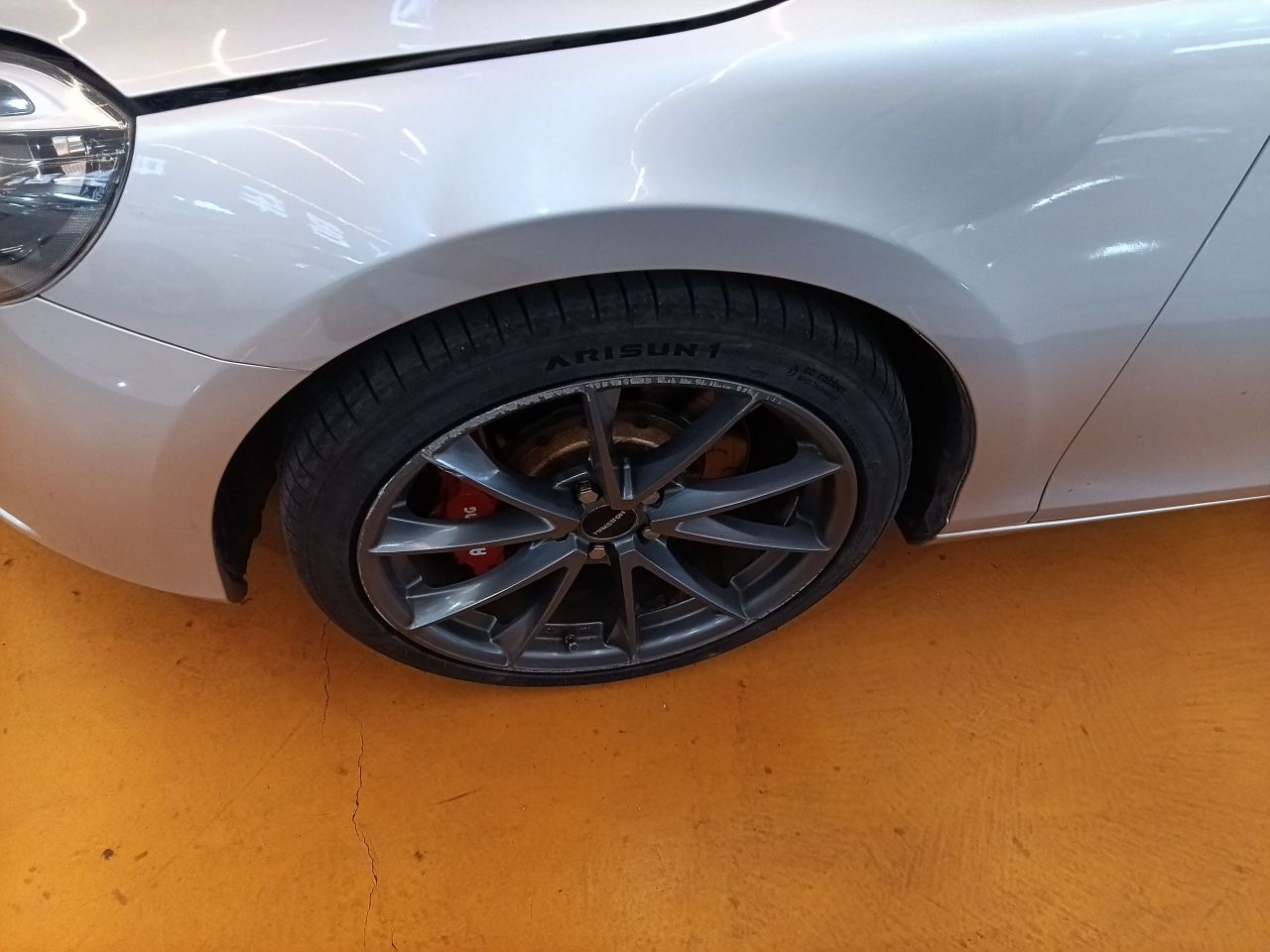 V40 2015 1.6T photo 3