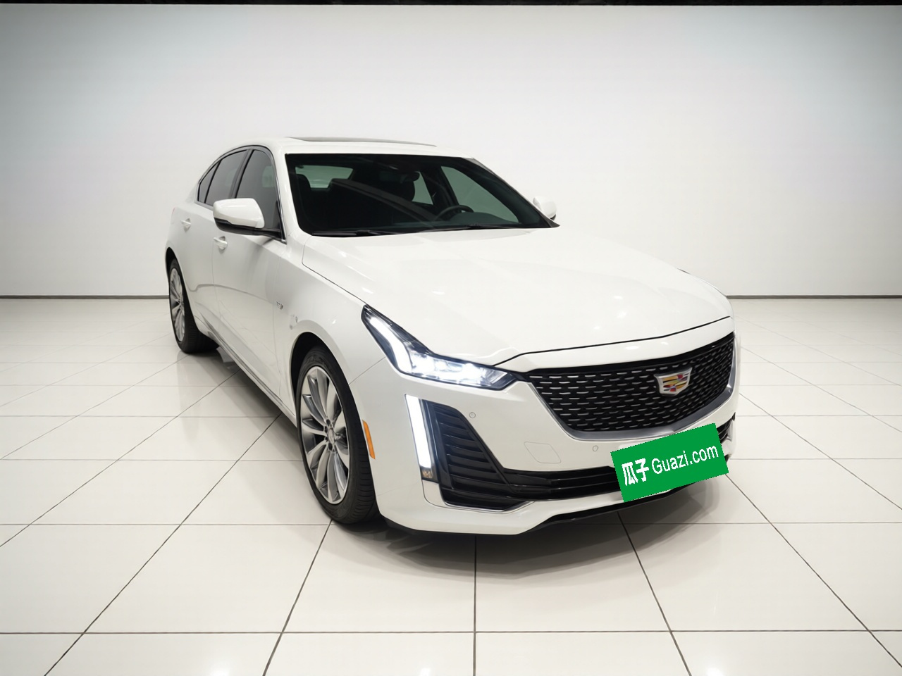 CT5 2022 28T Luxury Standard photo 3