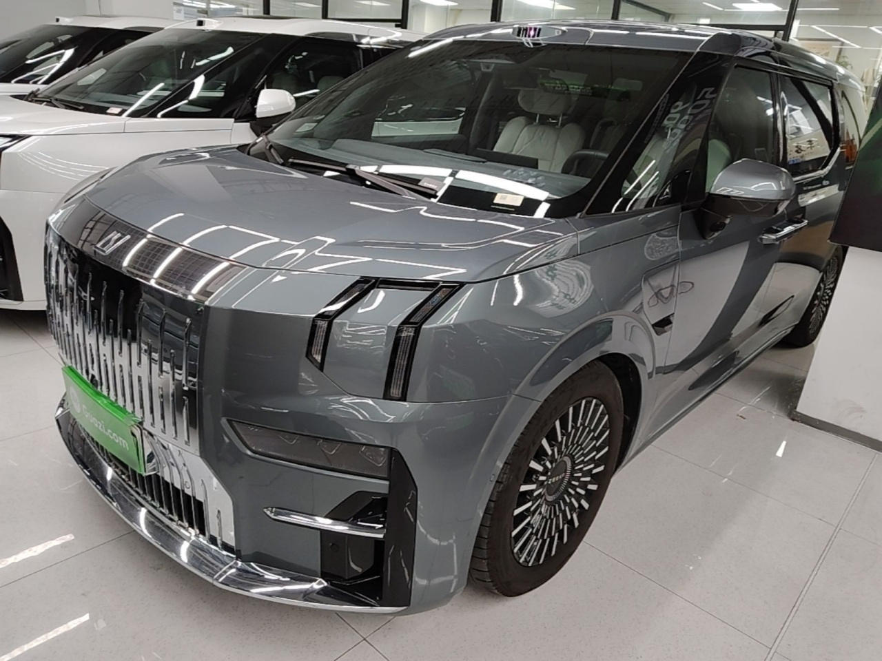 009 2024 7-Seater AWD 108kWh