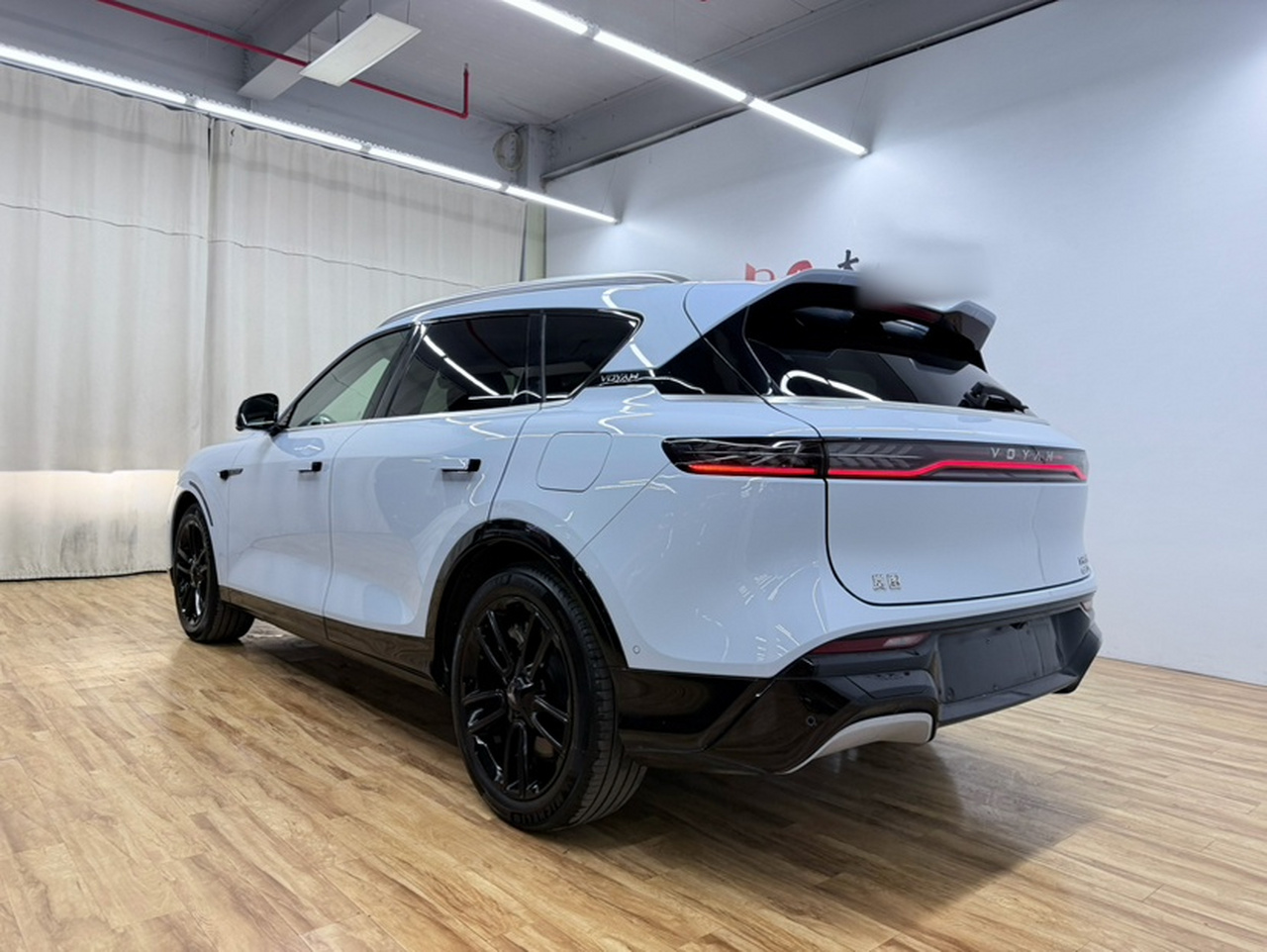 Voyah FREE 2024 Extended Range ADAS photo 4