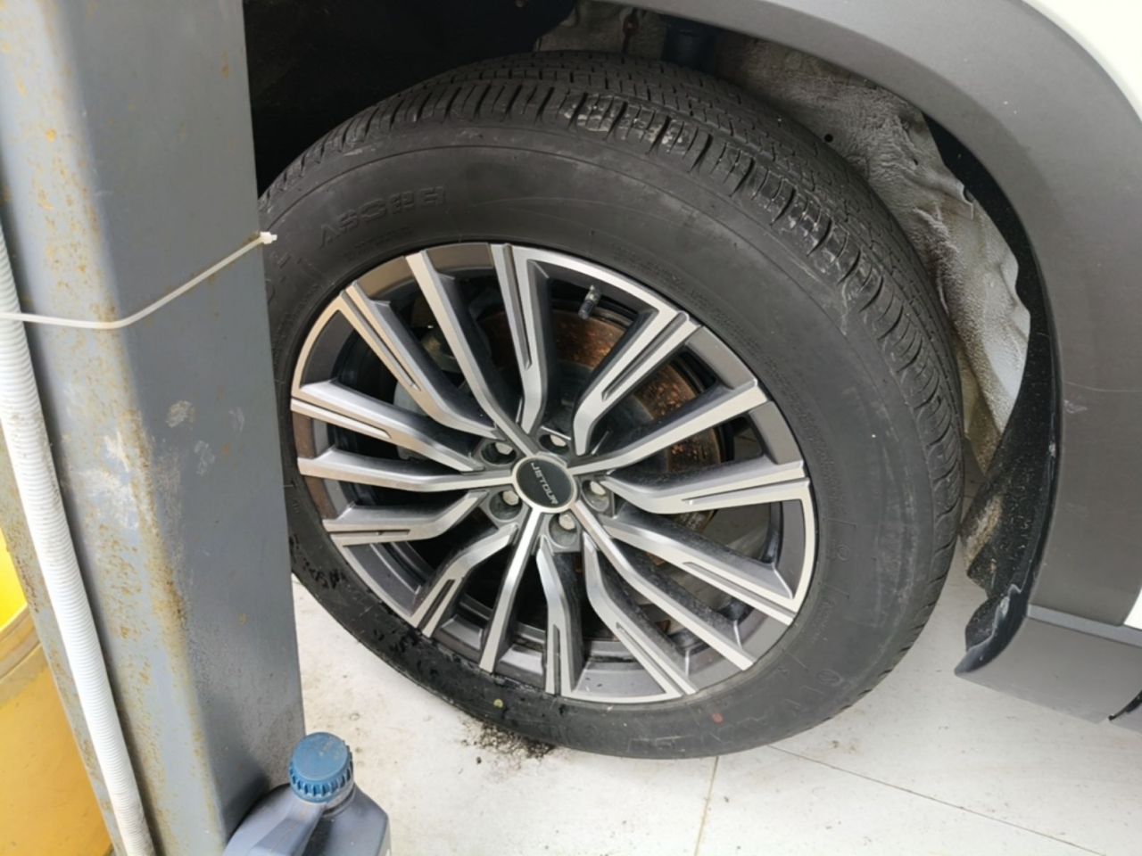 X90 PLUS 2023 1.6TD DCT+ 5-Seater photo 2
