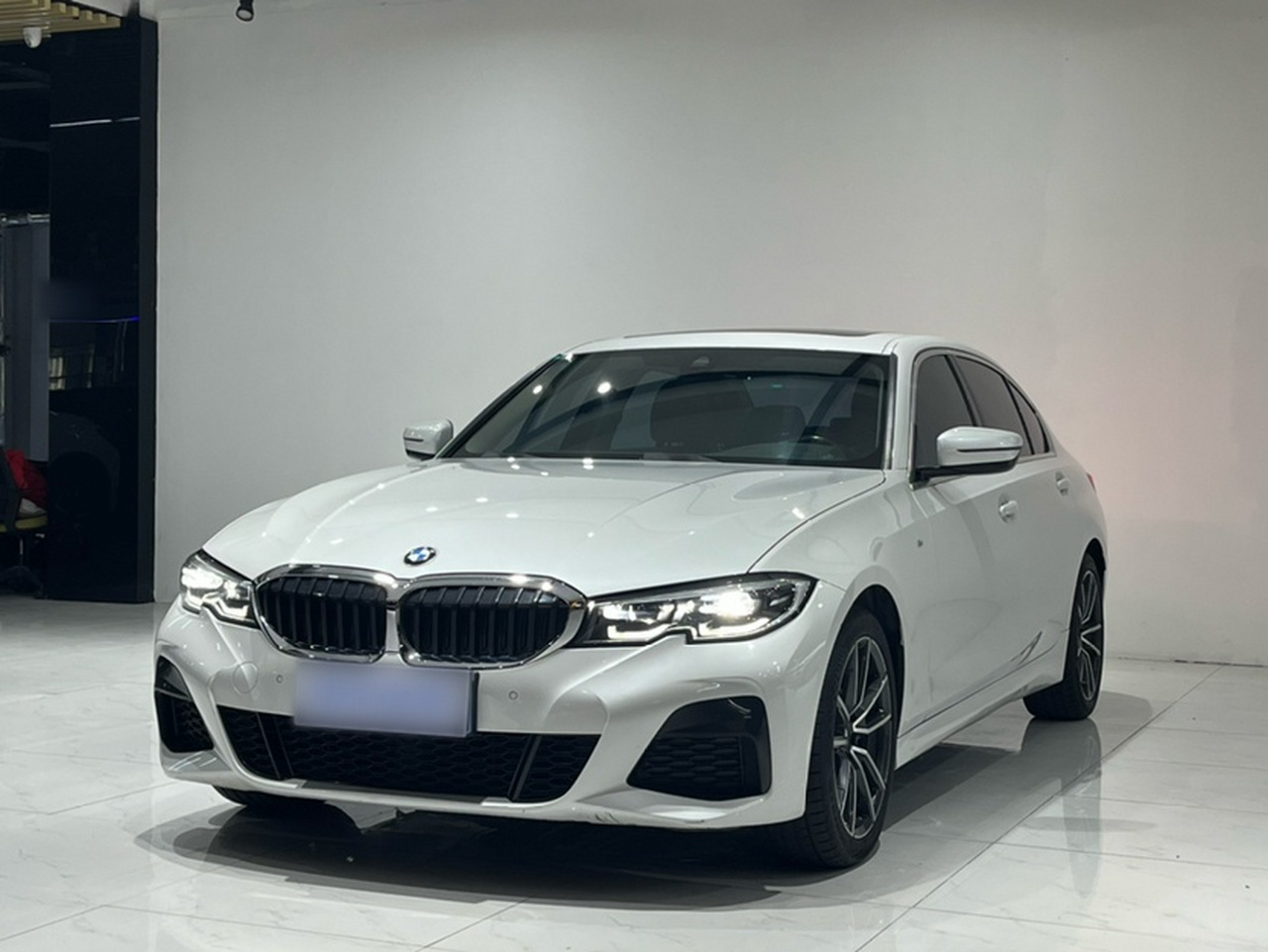 3 Series 2022 325Li M Sport Package