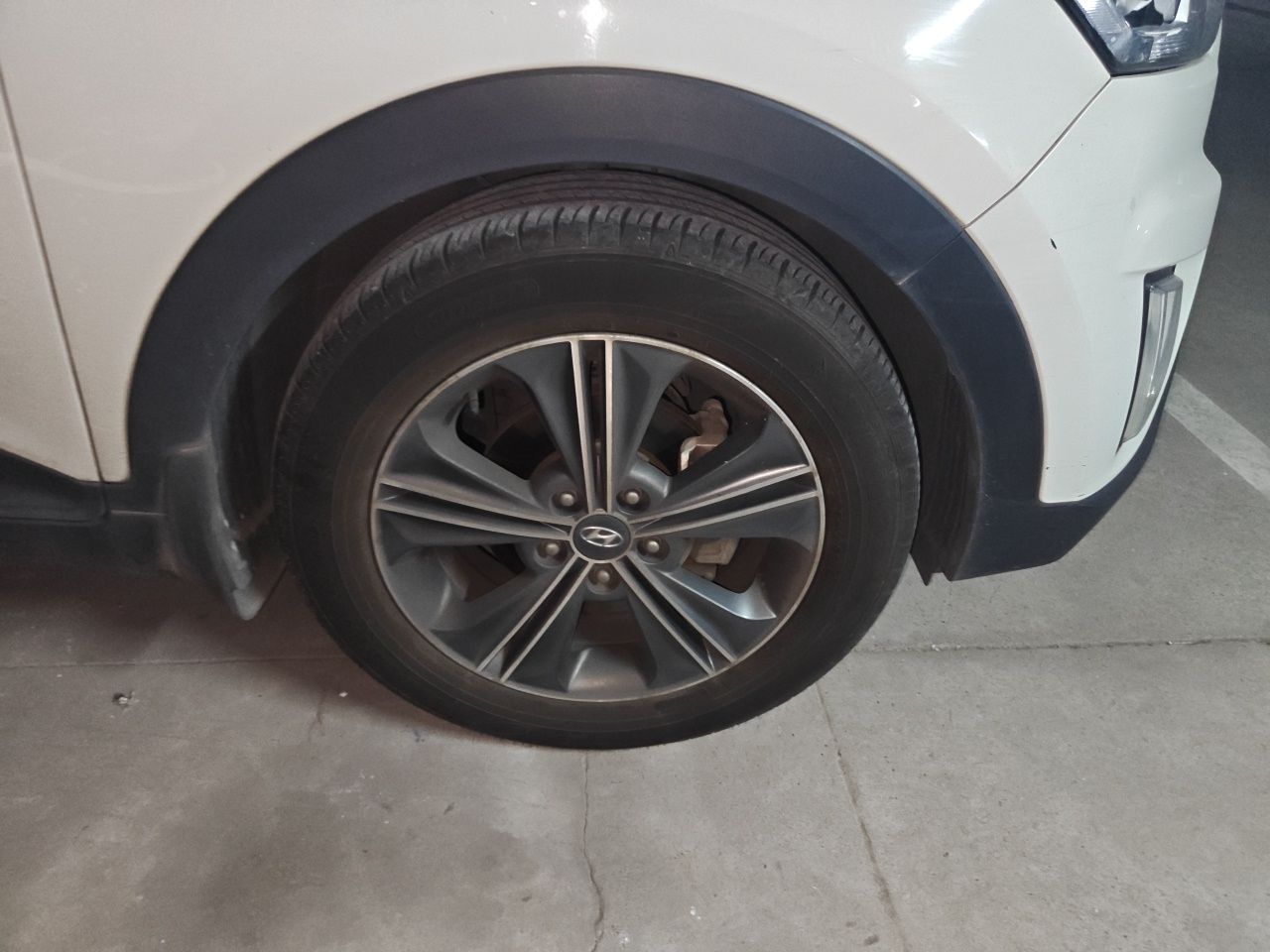 ix25 2015 1.6L AT RWD Premium DLX photo 5