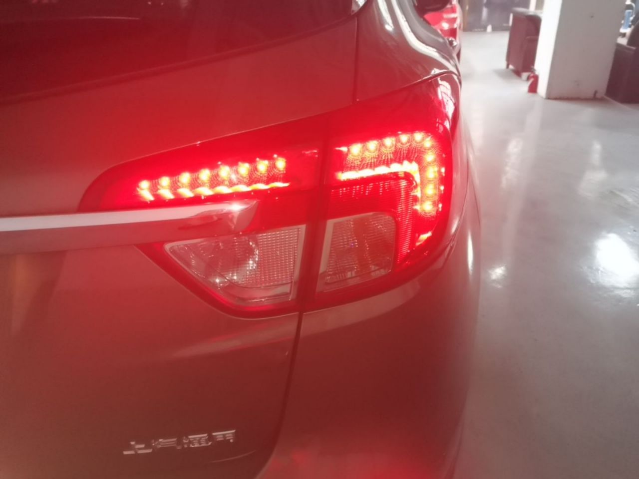 Envision 2017 28T AWD Elite photo 2