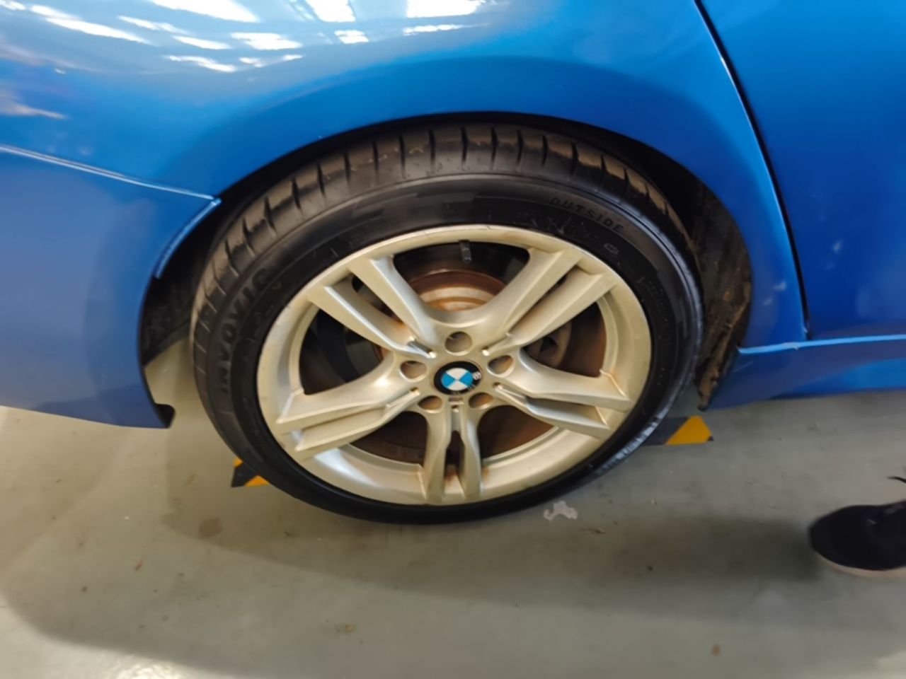 3 Series 2018 320Li Leading M Sport Package photo 3