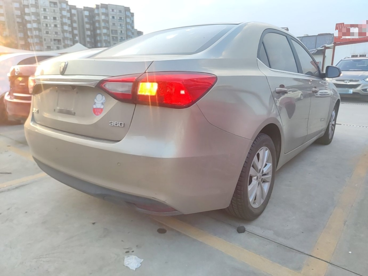 360 2015 1.5L AT Elite photo 4