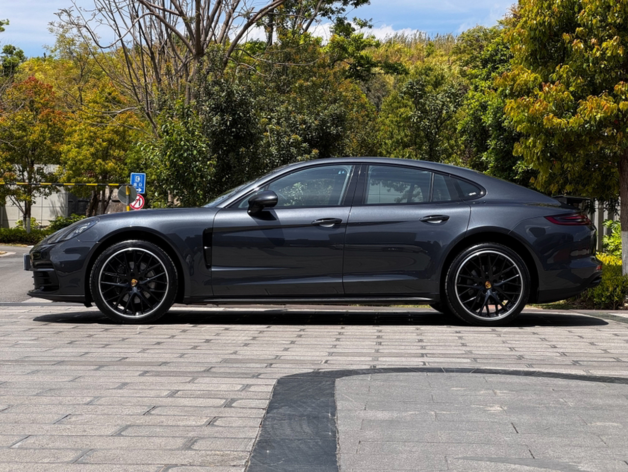 2017 Panamera 3.0T photo 2