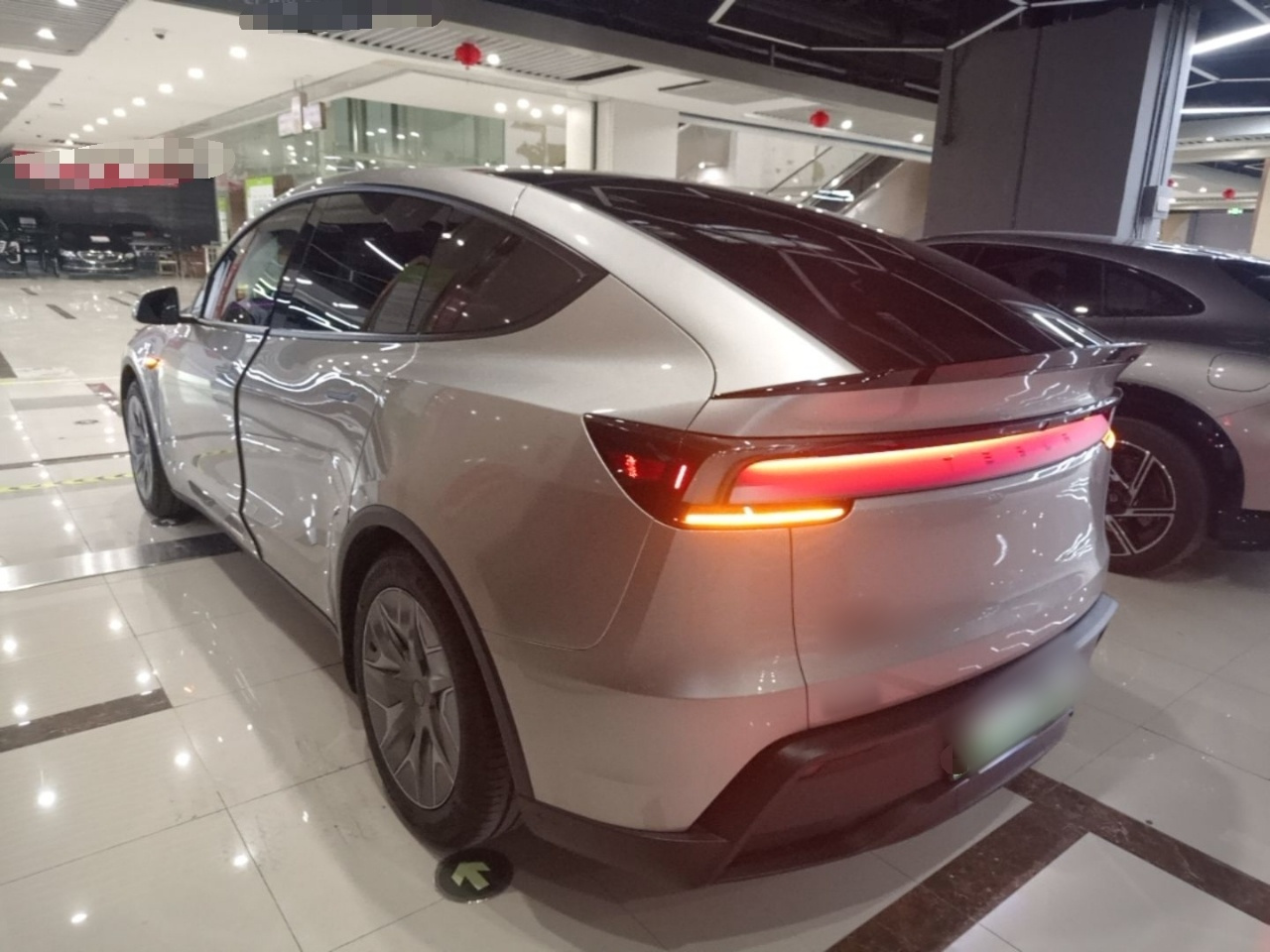 Model Y L 2025 Long Range AWD photo 4