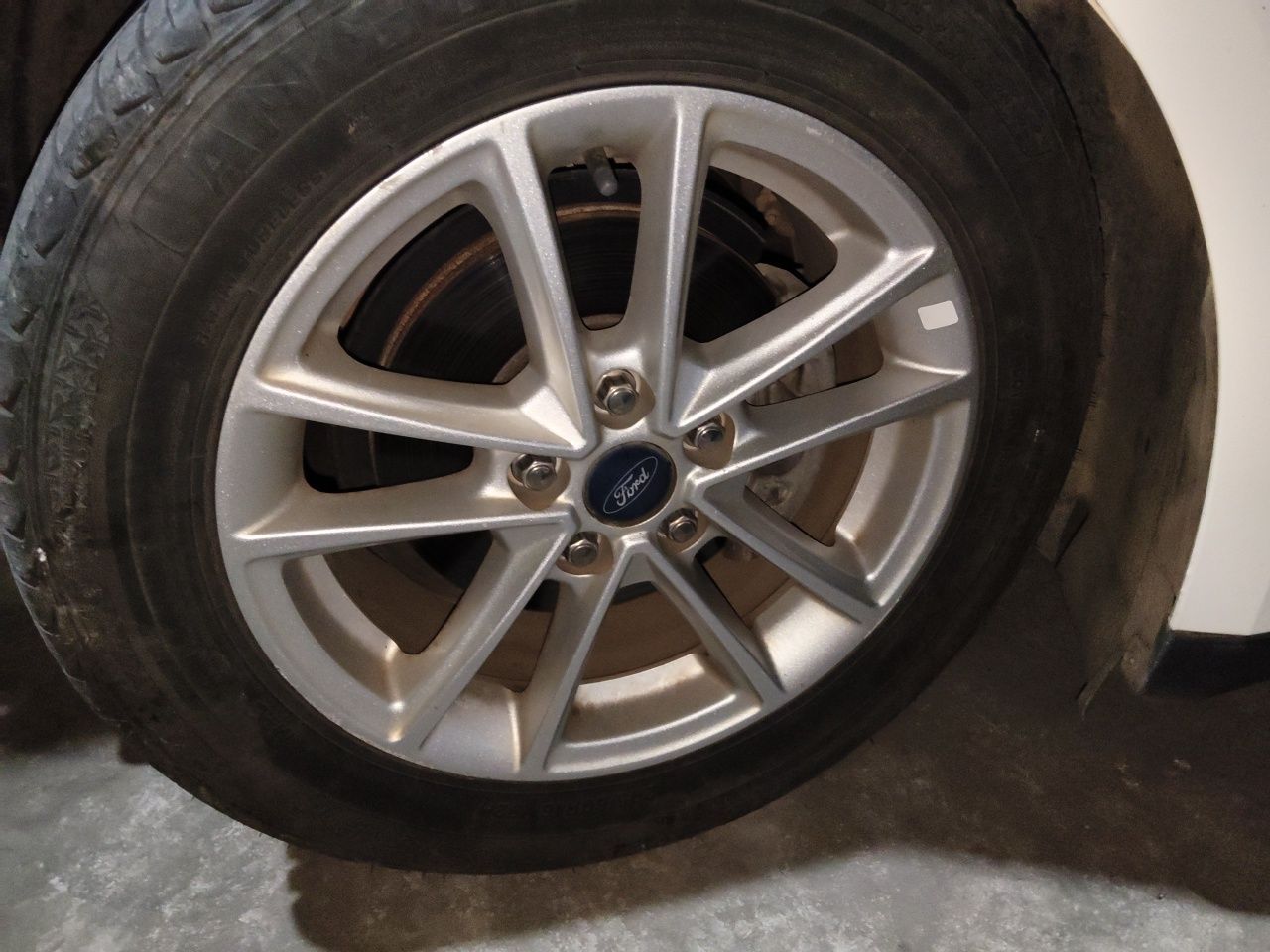 Focus 2017 Hatchback 1.6L MT Fashion photo 2