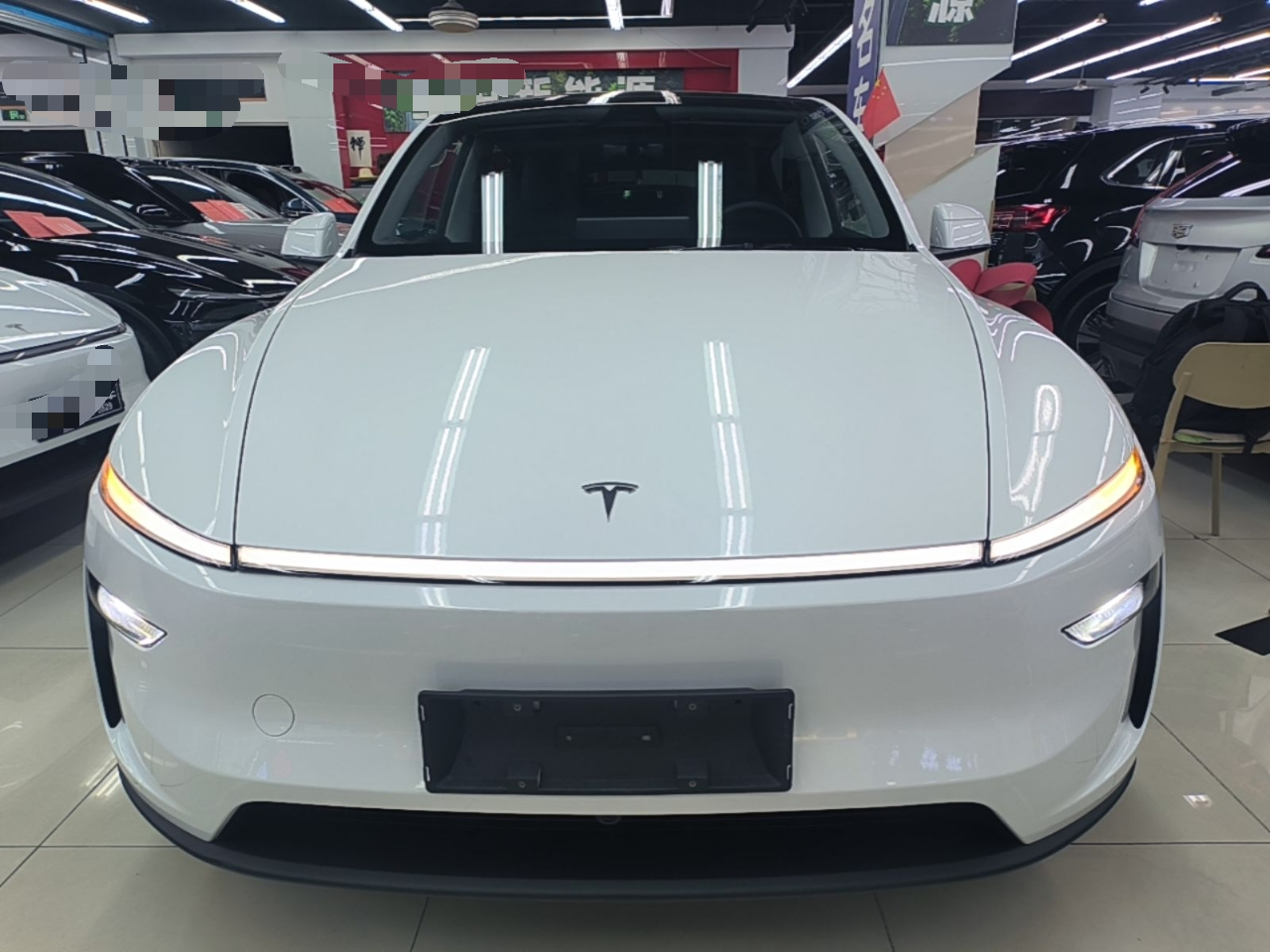 Model Y 2025 Long Range AWD Launch Edition photo 2