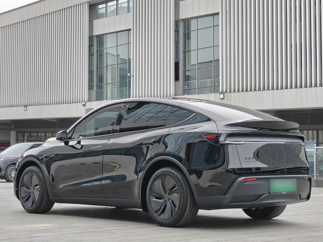 Model Y 2026 RWD photo 4