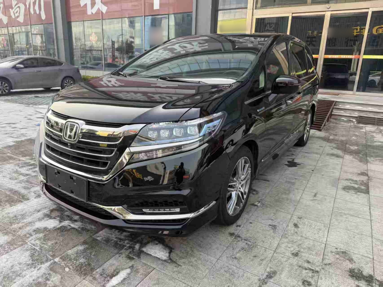 Elysion 2019 2.0L Hybrid Supreme