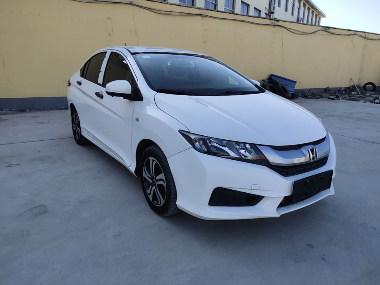 2017 1.5L MT Progressive photo 5