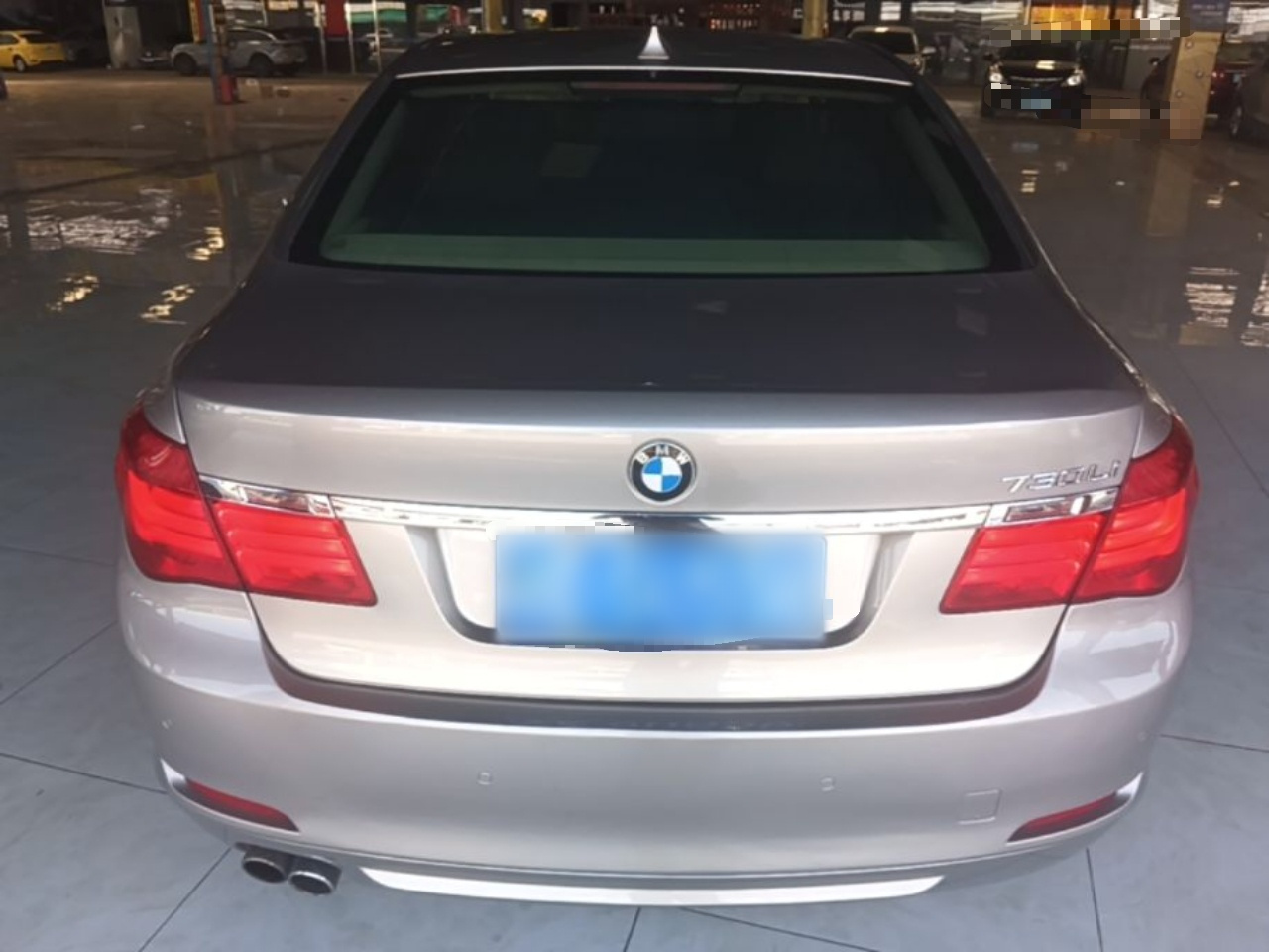 7 Series 2011 730Li photo 5