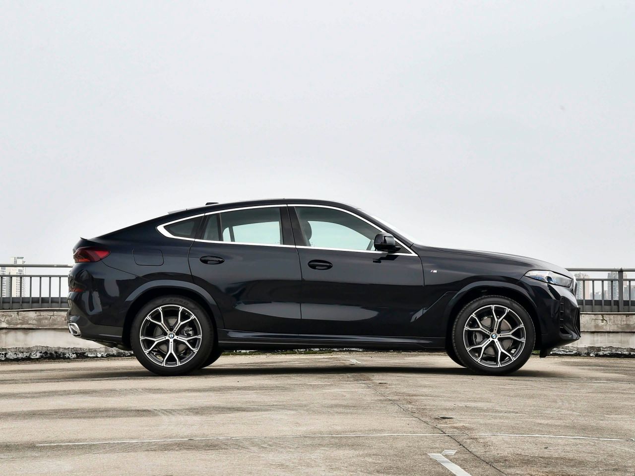 X6 2026 xDrive40i M Sport Package photo 4