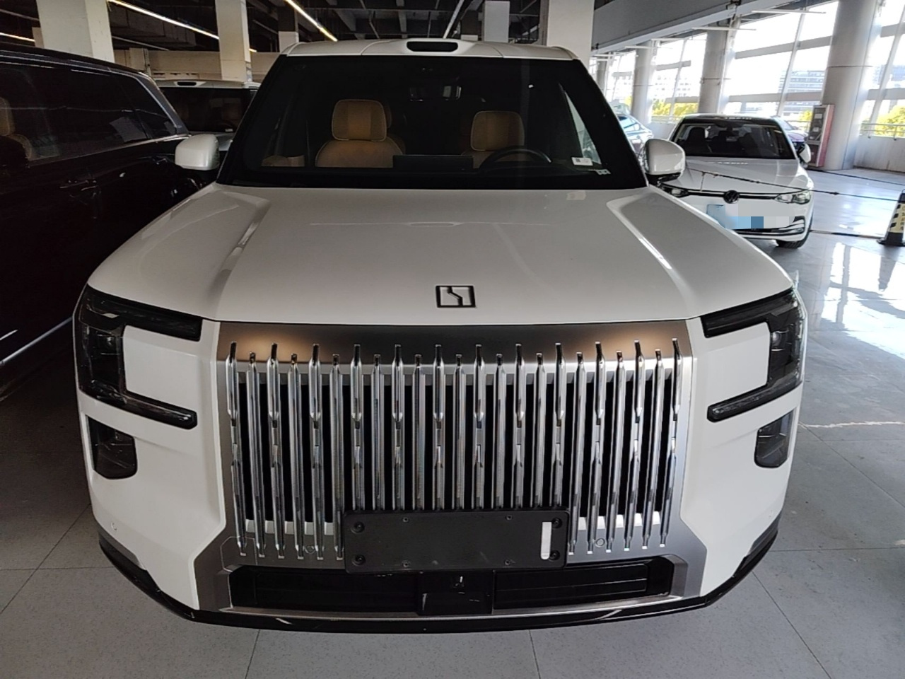 9X 2025 Ultra 70kWh 6-Seater photo 2
