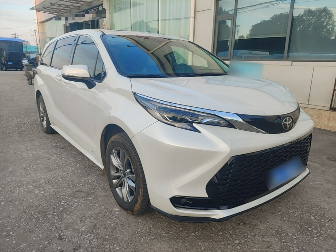 Sienna 2024 2.5L Hybrid Comfort photo 3