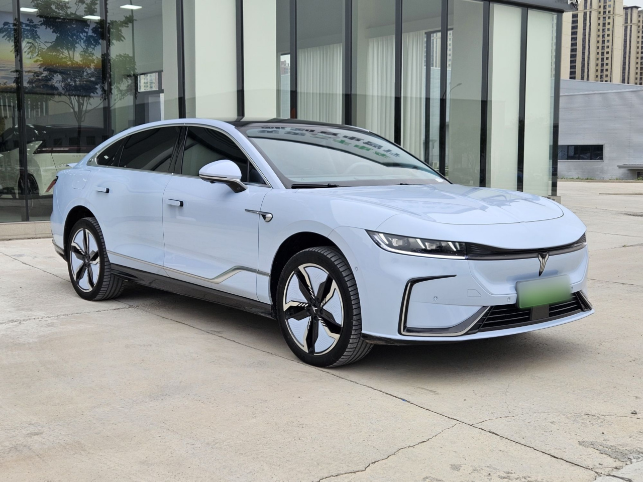 Voyah Passion 2023 AWD Flagship photo 4