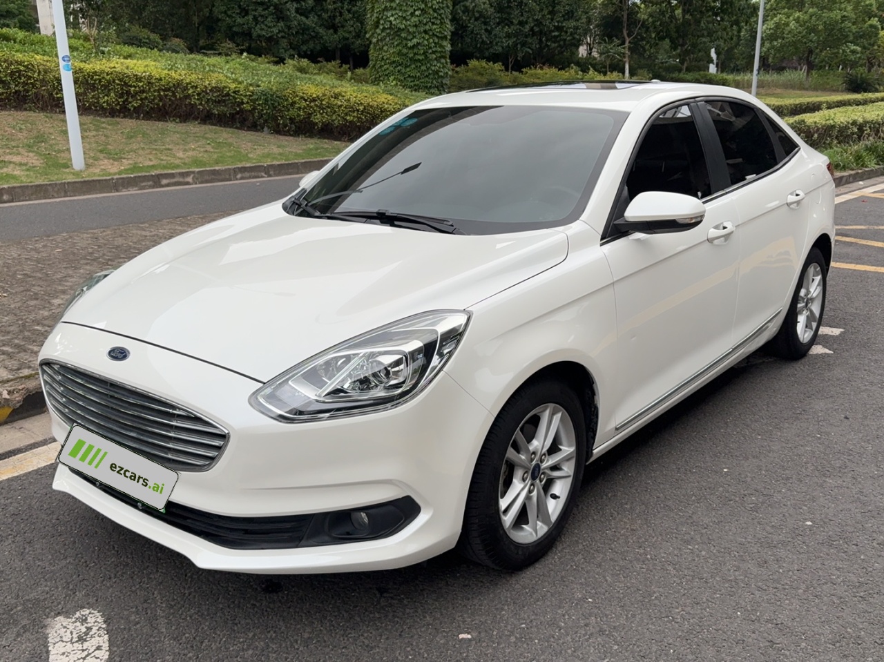 Escort 2019 1.5L AT
