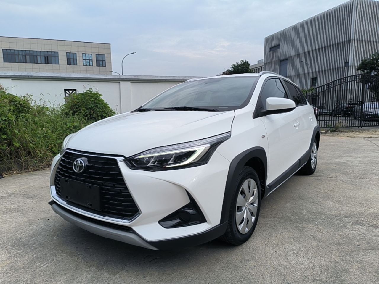 YARiS L 2021 X 1.5L CVT Leading