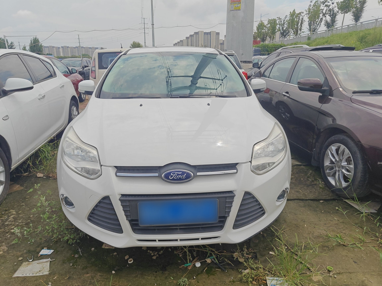 Focus 2012 Sedan 1.6L MT photo 3