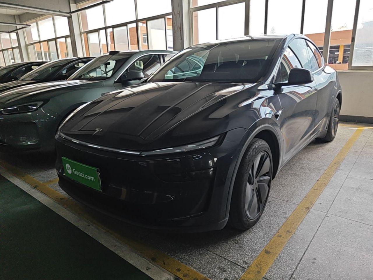 Model Y 2025 RWD
