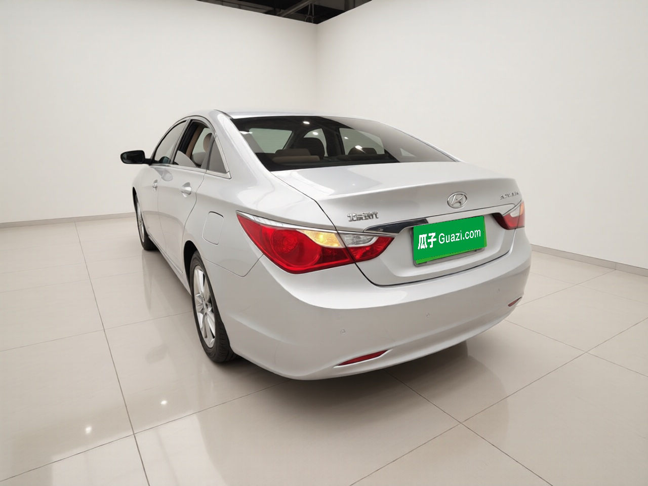 Sonata 2011 2.0L AT Leading photo 4