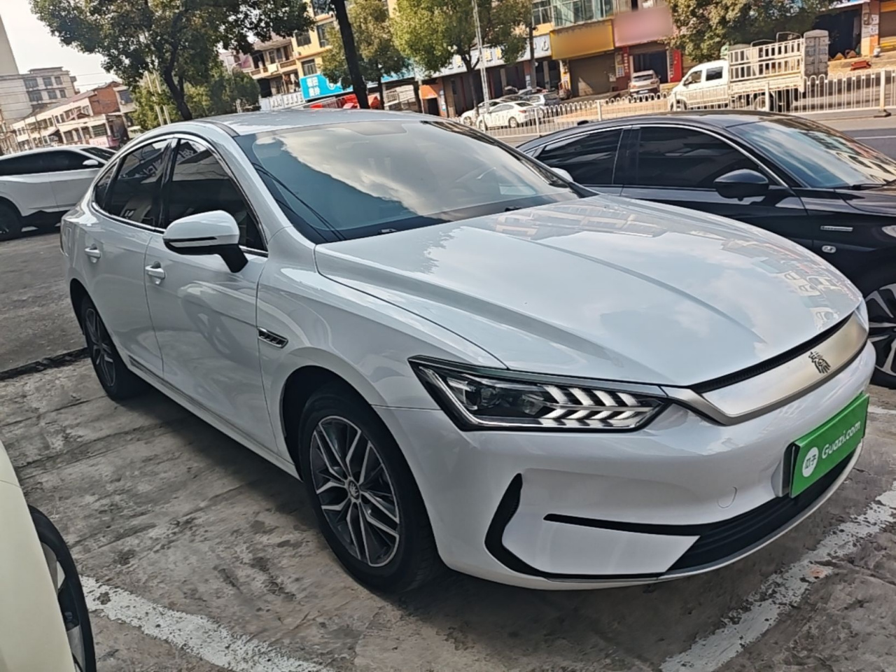 Qin PLUS 2023 Champion EV 510KM Leading photo 3