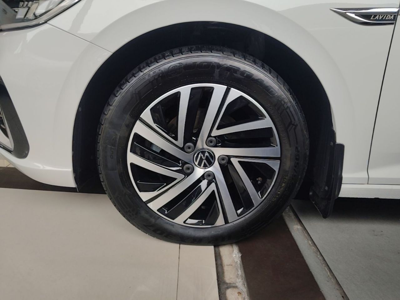 Lavida 2024 1.5L AT photo 4