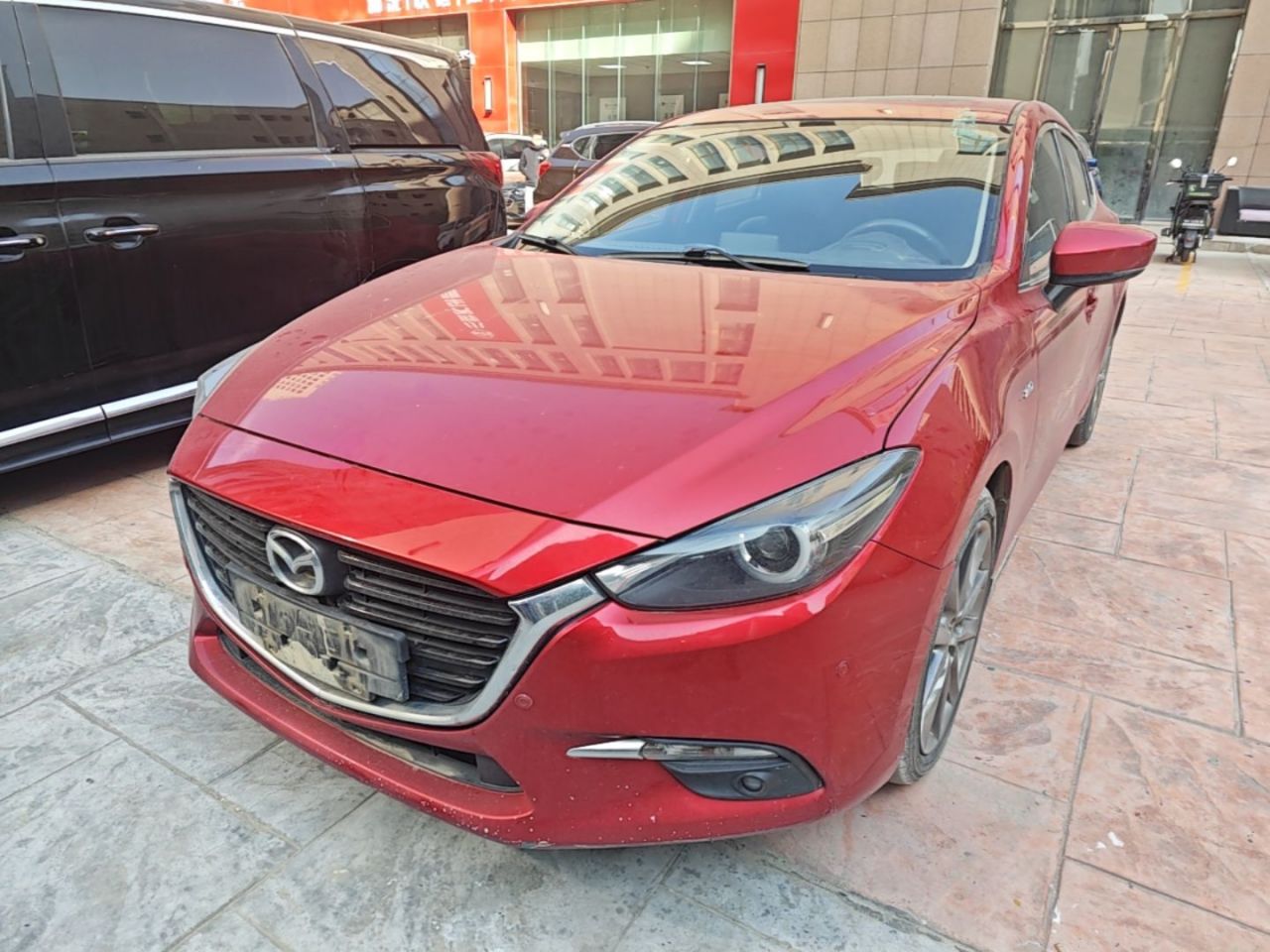 3 Axela 2017 Hatchback 2.0L AT Luxury China V