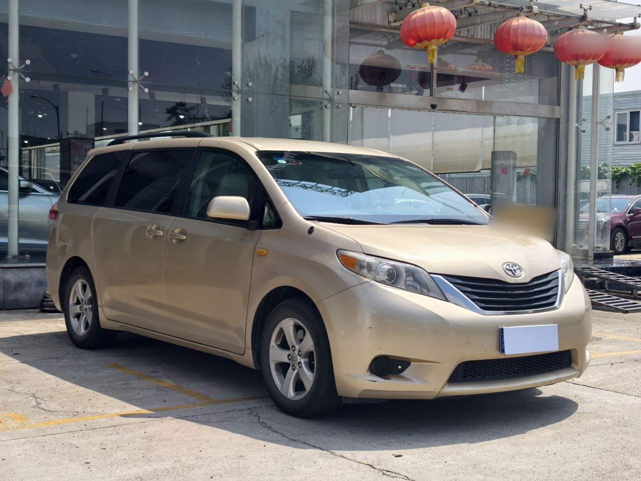 Sienna Parallel Import photo 3