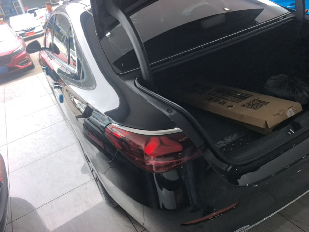 E-Class 2026 E 300 L Luxury photo 4