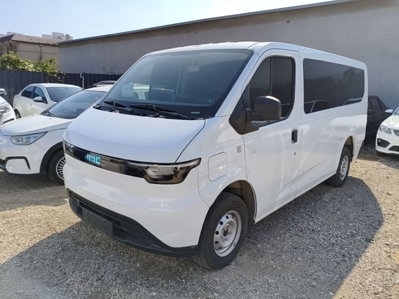 E 2025 41.86kwh Short Wheelbase