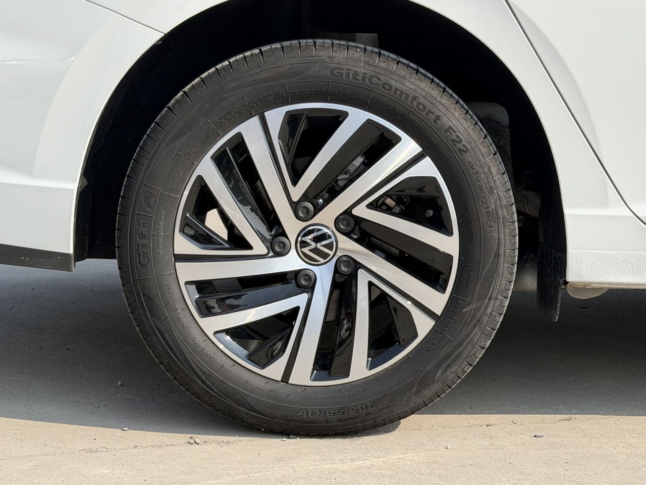 Lavida 2024 1.5L AT photo 4