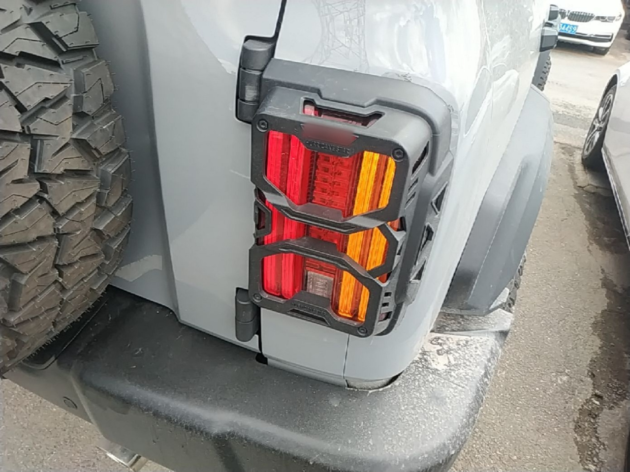 300 2021 2.0T Tank photo 2