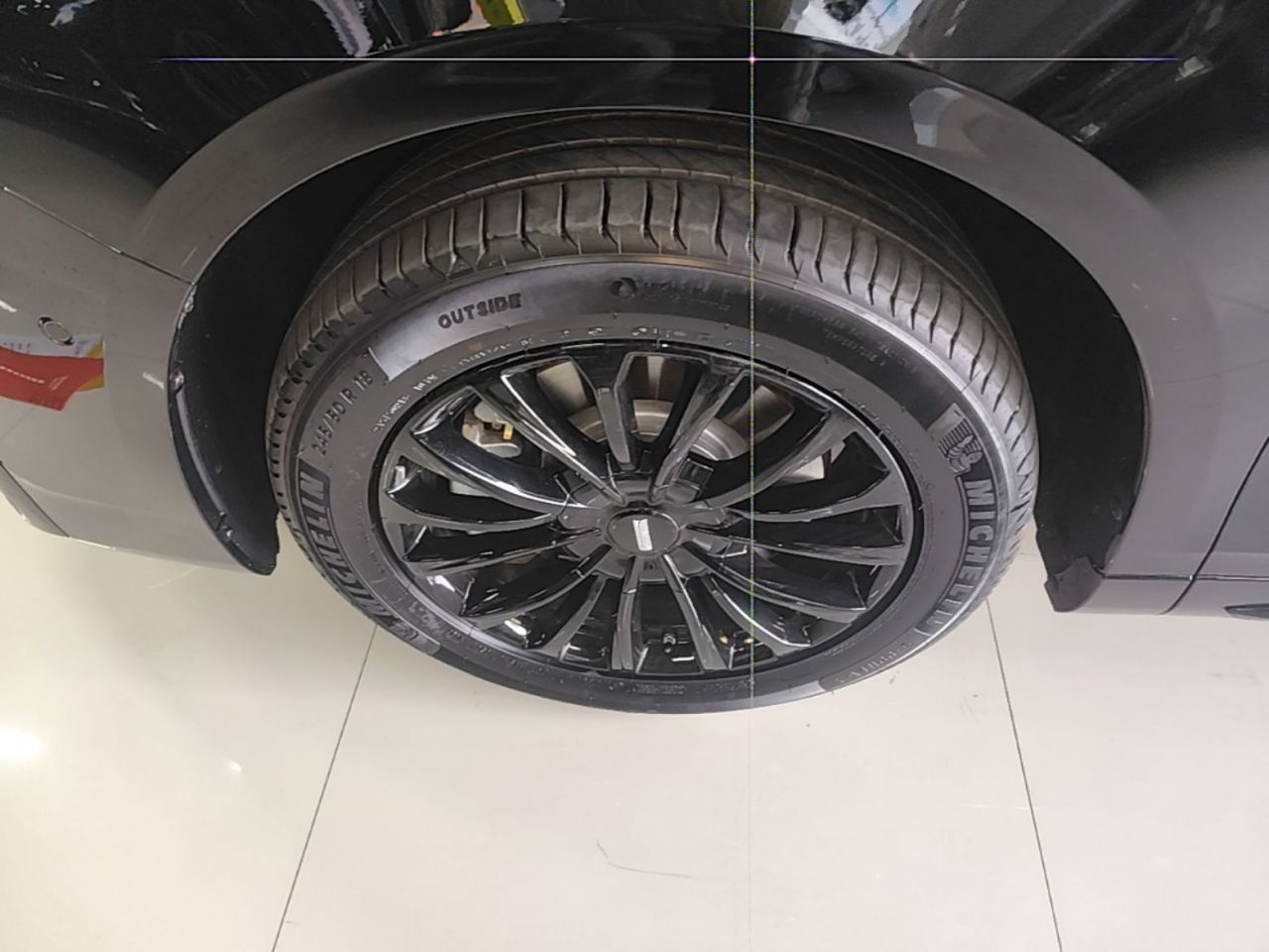 2025 AWD 8 photo 2