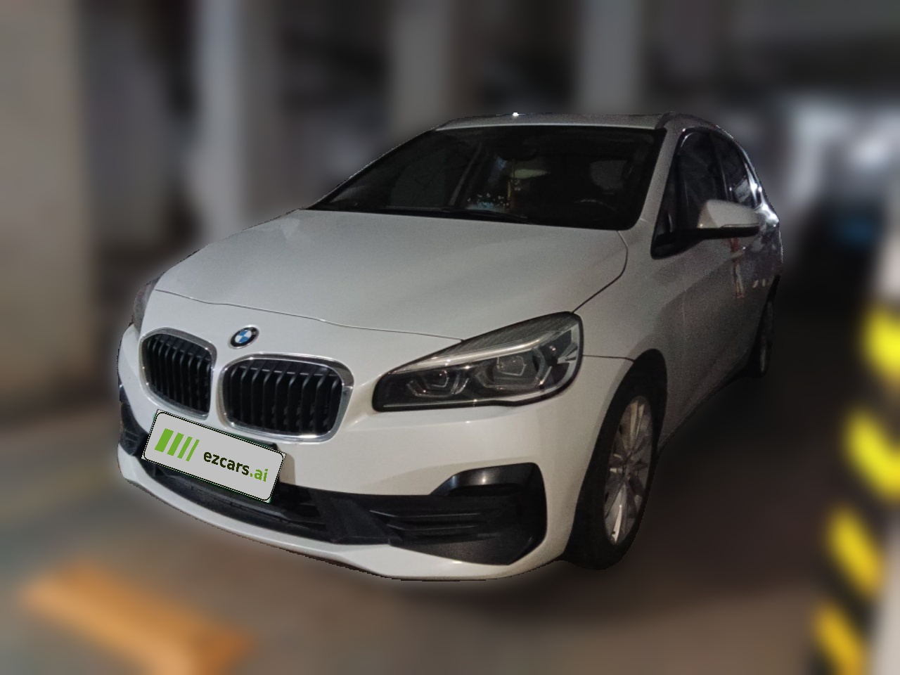 2 Series Wagon 2018 218i Leading