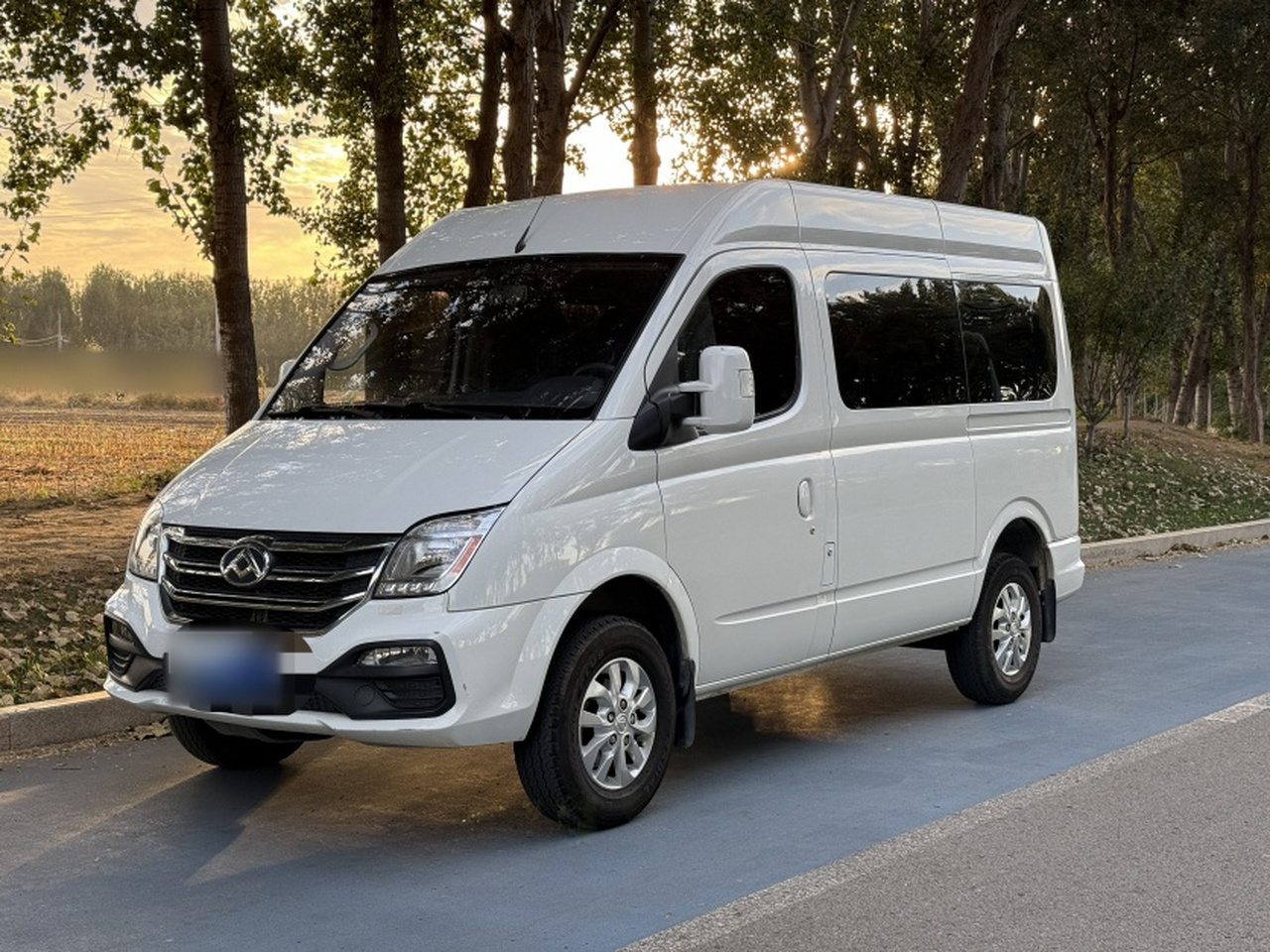 MAXUS V80 2021 2.0T PLUS AMT Short Wheelbase 5/6/7/8/9-Seater photo 3