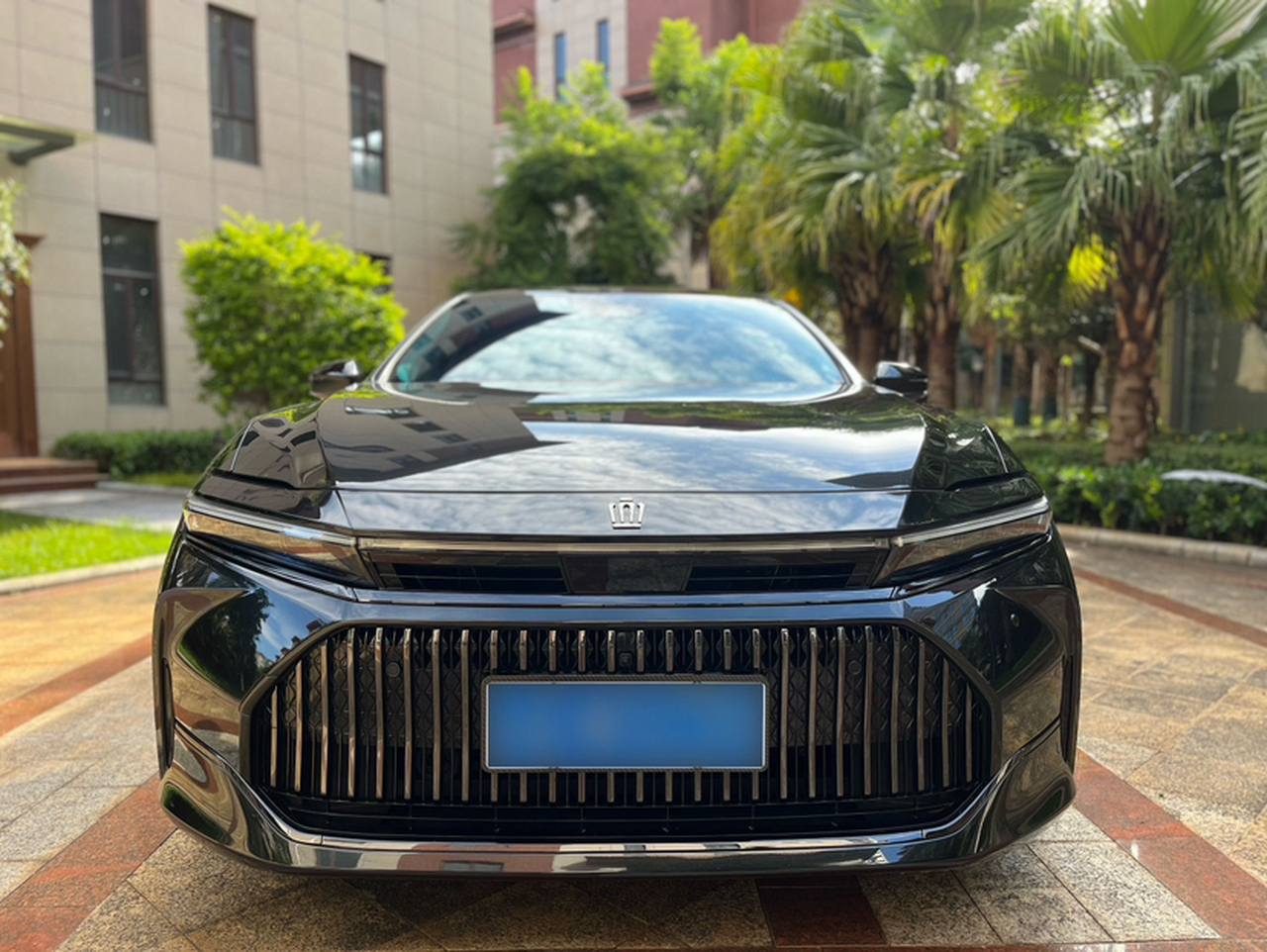 Crown Imported 2024 2.5L Supreme photo 3