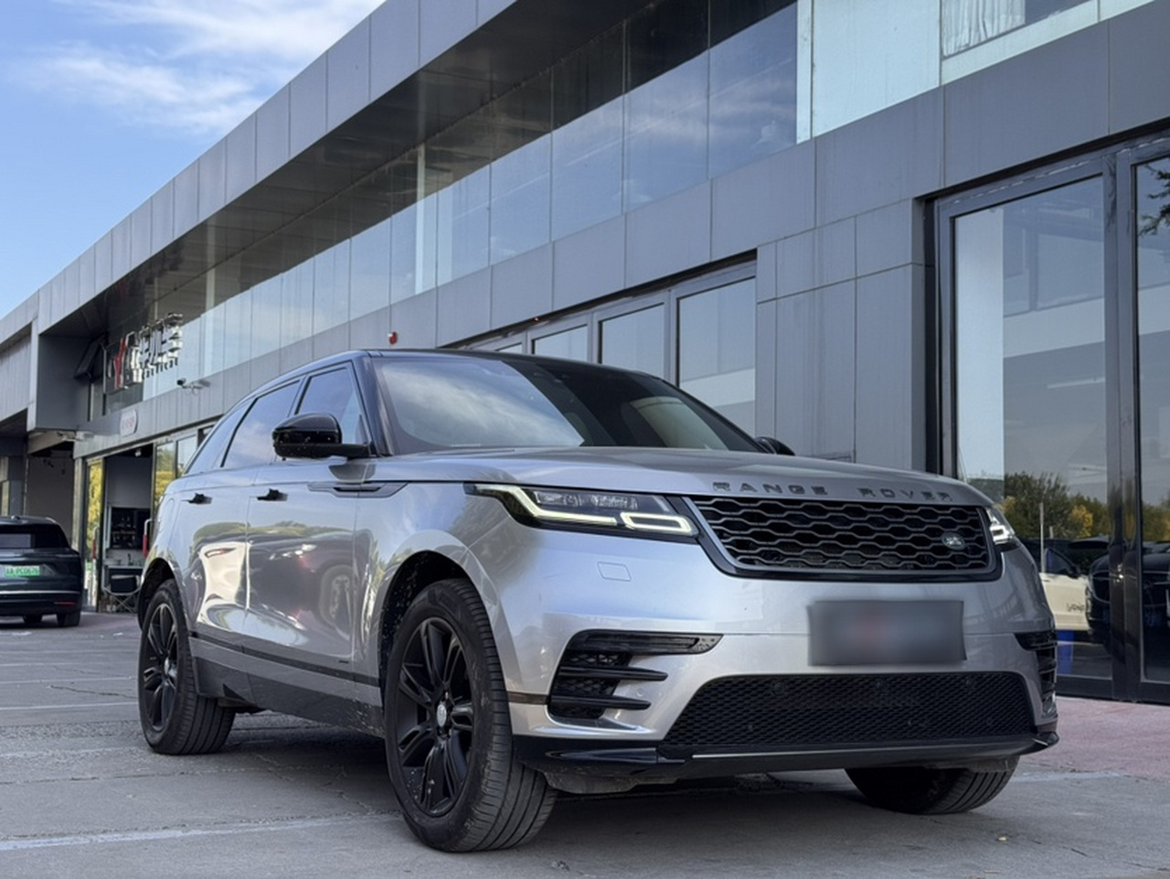 Range Rover Velar 2020 P250 R-DYNAMIC S photo 2