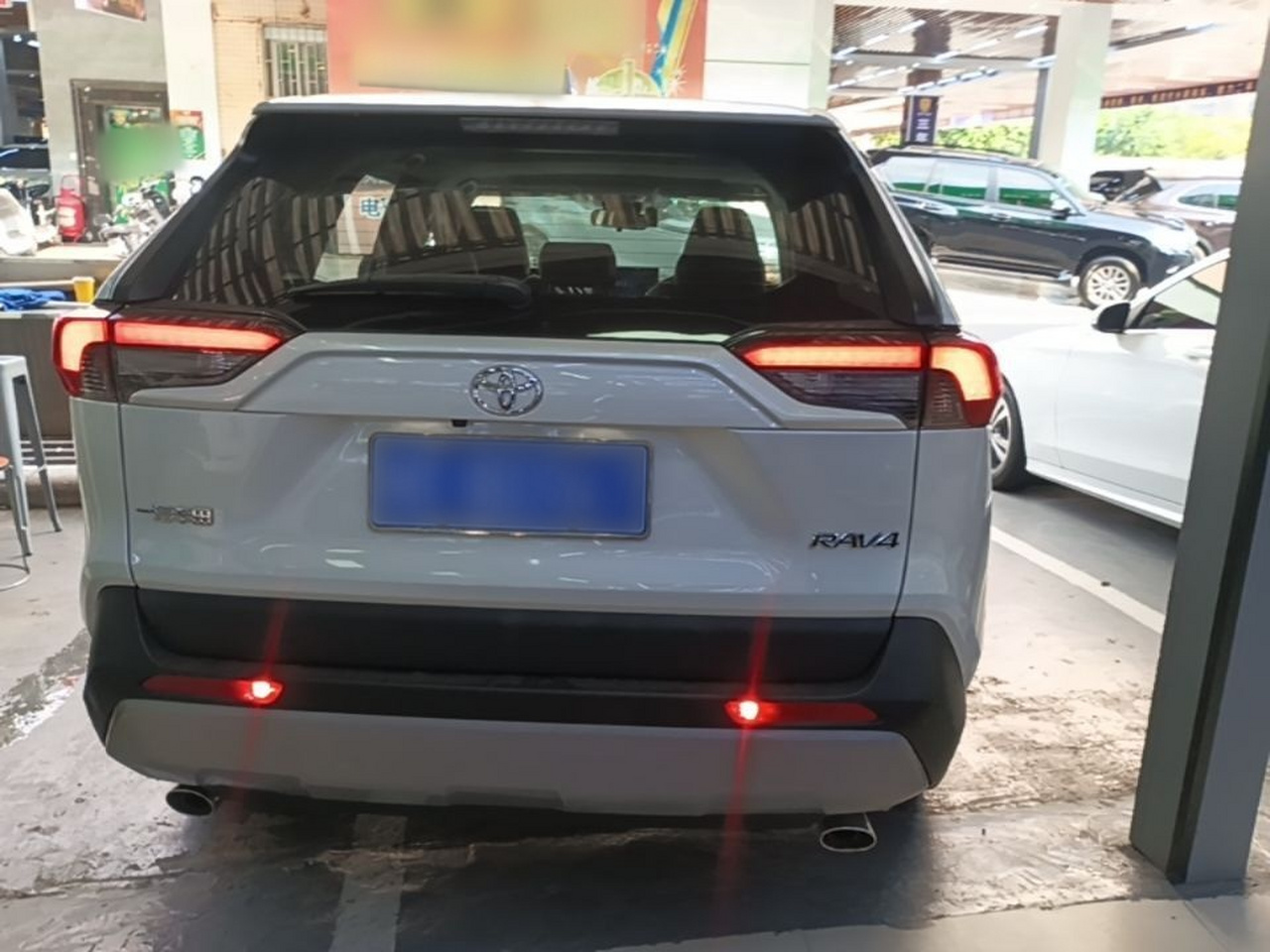 RAV4 2021 2.0L CVT RWD photo 3