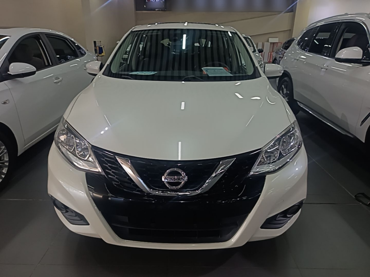 Tiida 2016 1.6L CVT photo 2