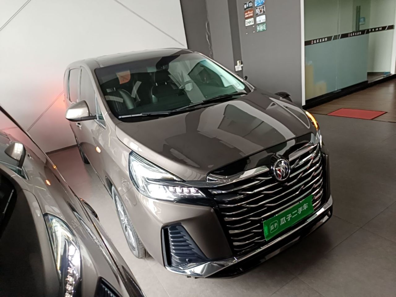 GL8 2023 652T Luxury photo 3